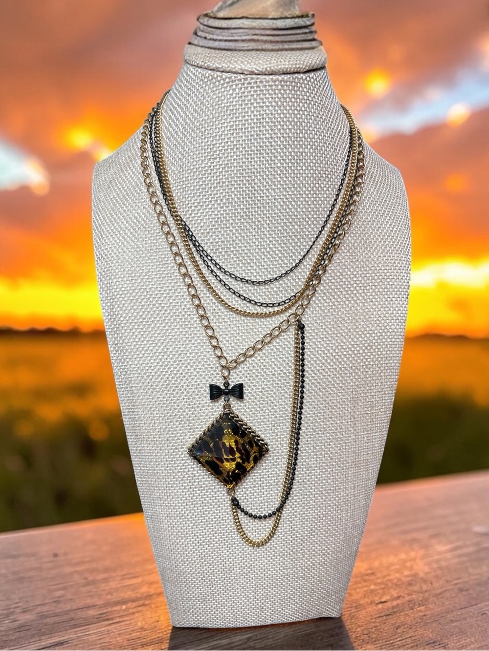 Betsey Johnson Vintage Gold & Black Tortoiseshell Pendant Necklace